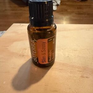 Doterra Slim & Sassy Metabolic Blend 15ml - Amber Bottle with Coral Label